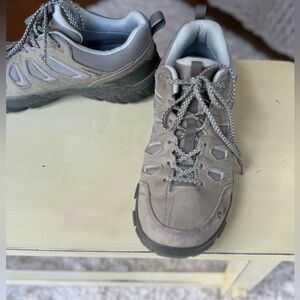 Oboz Women’s Sawtooth HikingShoe, Size 9